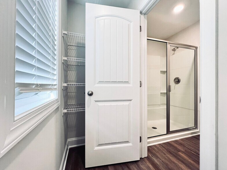 Building Photo - 5220 Stream Stone Way