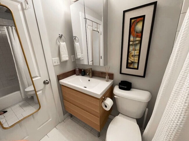 Building Photo - 1470 Goetz Alley