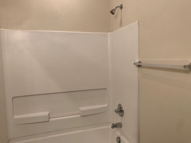 Building Photo - Townhome for rent