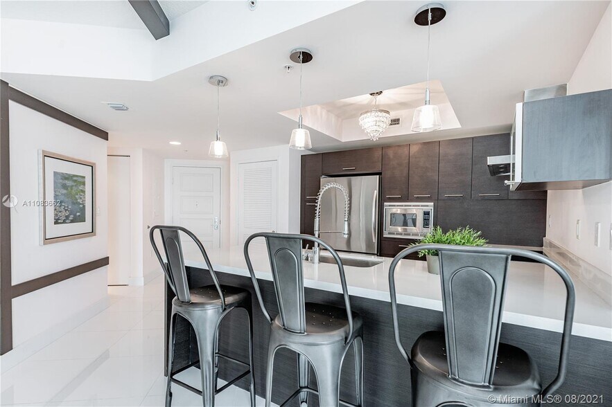 Building Photo - 250 Sunny Isles Blvd