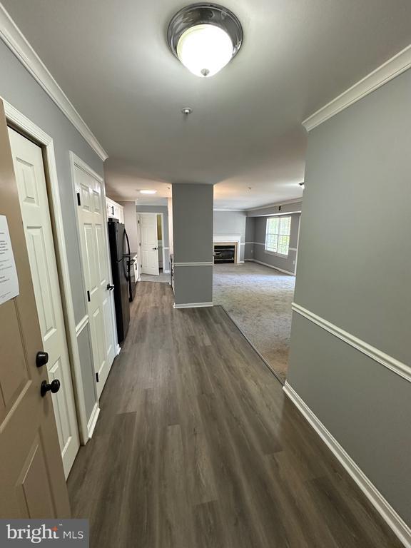 Building Photo - 9708 Lake Point Ct