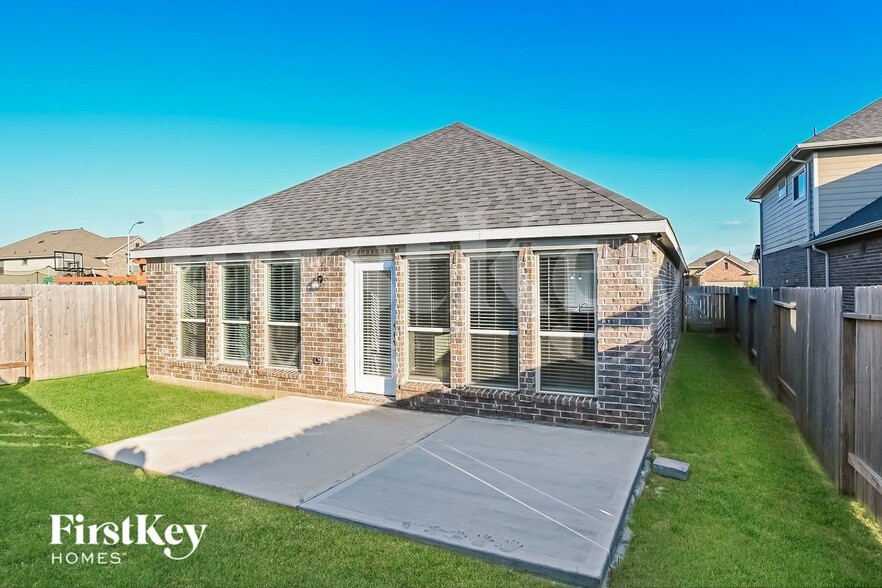 Building Photo - 31206 Harmony Falls Ct