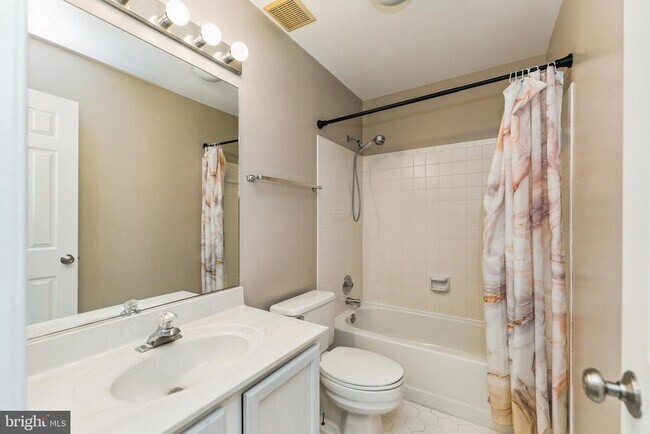 Building Photo - 12220 Tildenwood Dr
