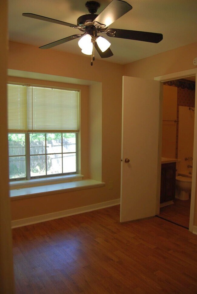 Building Photo - 304 Indian Summer Ln