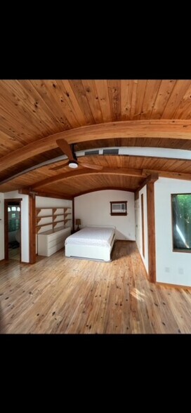 Bed area (bed and dresser can be removed)ser available if wanted) - 1417 Old Topanga Canyon Rd