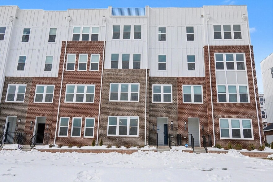 Building Photo - 20036 Coral Wind Ter