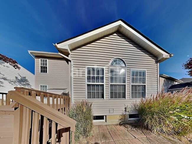 Building Photo - 285 Coyote Dr