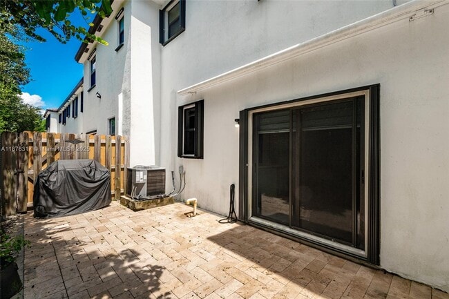 Building Photo - 152 SW 185th Way