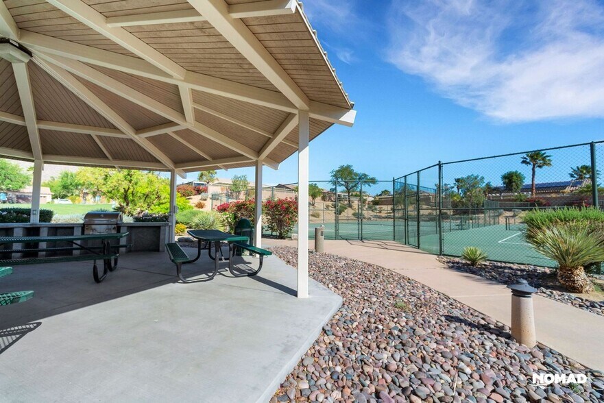 Building Photo - 3853 Mira Arena