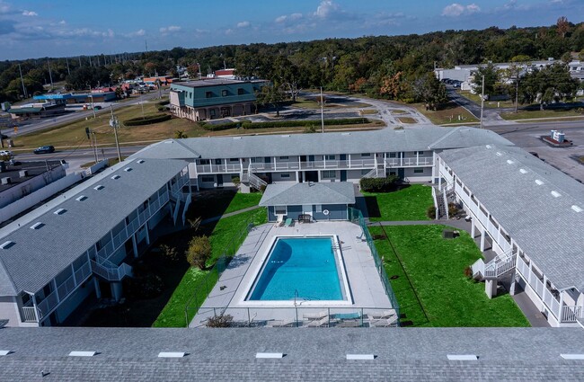 Building Photo - 2 Bed/1.5 Baths, 2nd Floor Condo at Palms of Mt. Dora AVAILABLE NOW!