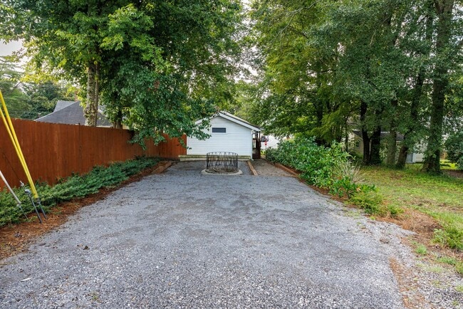 Building Photo - 2 Bedroom, 2 Bath in Homewood