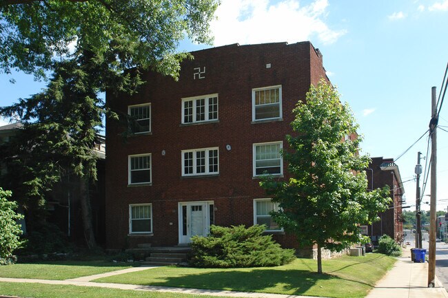 Primary Photo - 281 Lyndhurst Pl