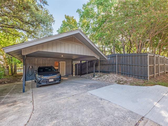 Building Photo - 9052 Fringewood Dr