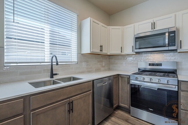 Building Photo - 2453 Revere Rd