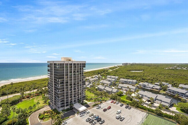 Building Photo - 5049 N Hwy A1A