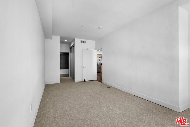 Building Photo - 1234 Wilshire Blvd