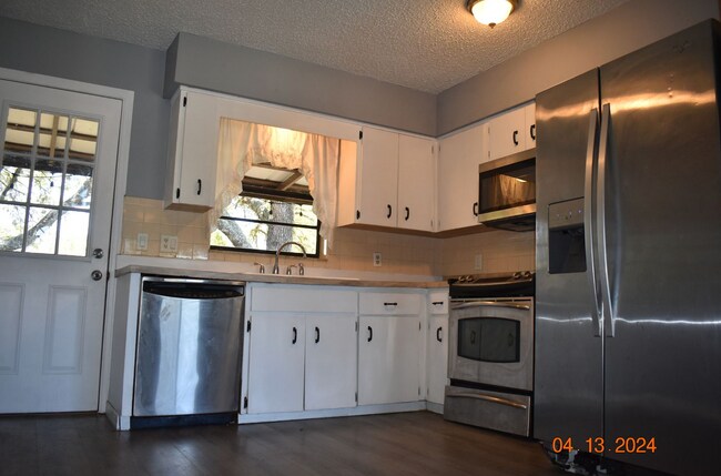 Building Photo - 5510 W Hesse Ct