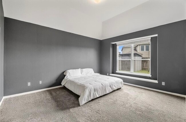 Building Photo - 12418 King Louis Dr