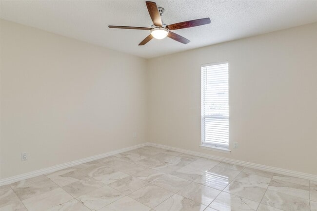 Building Photo - 5086 Matilda St