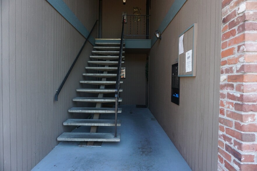 Building Photo - 13350 37th Ave S