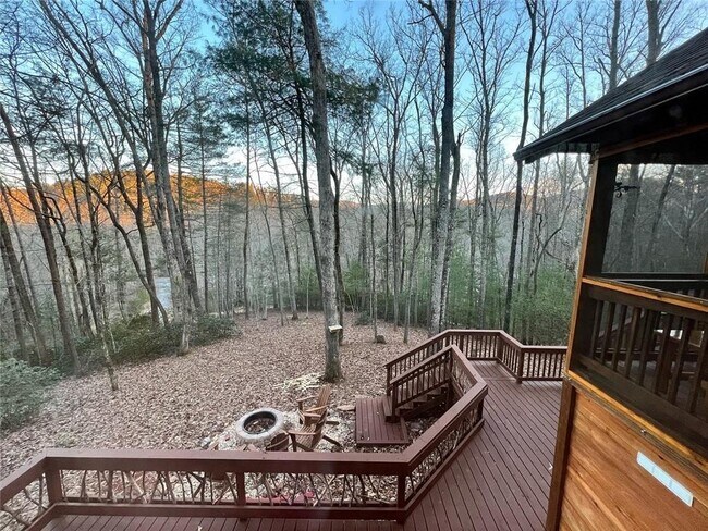 Building Photo - 532 Highland Trail