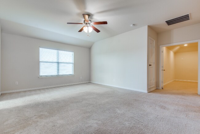 Building Photo - 2813 Castle Creek Dr