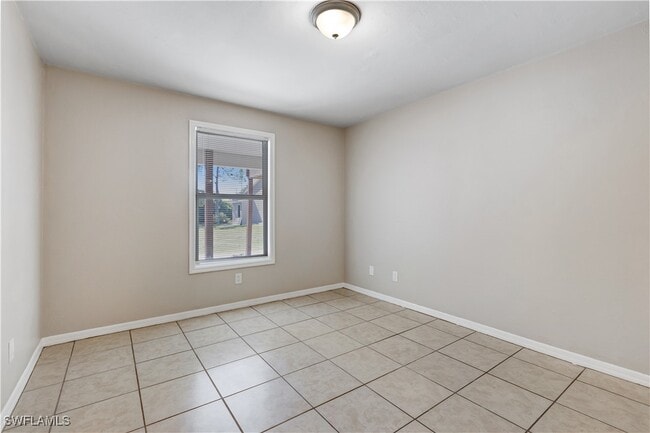 Building Photo - 5453 16th Pl SW