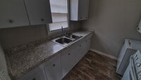 Building Photo - 104 S Palo Duro St