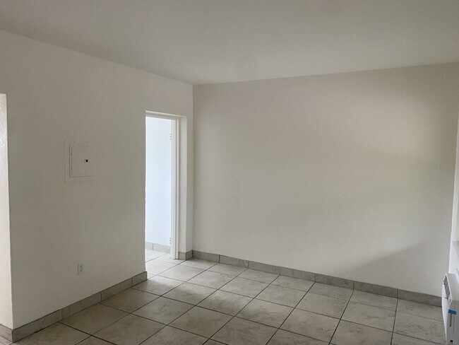 Building Photo - Alberta Heights Apartments