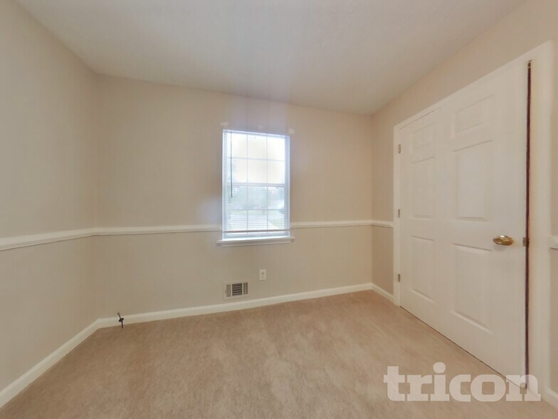 Building Photo - 3 King James Dr