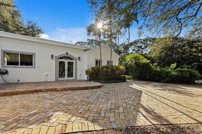 Building Photo - 7975 Sunset Dr