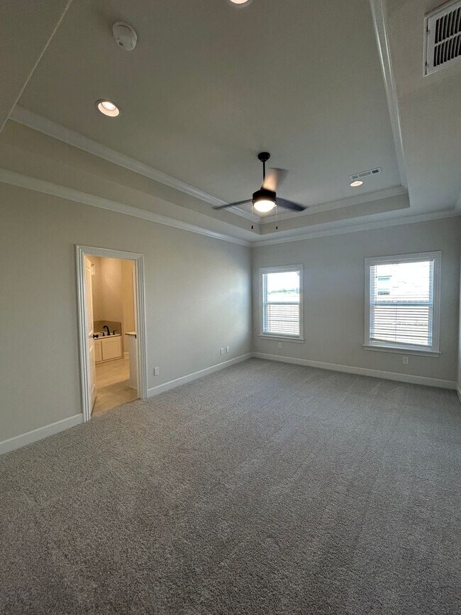 Building Photo - Beautiful Modern Home in Pea Ridge!
