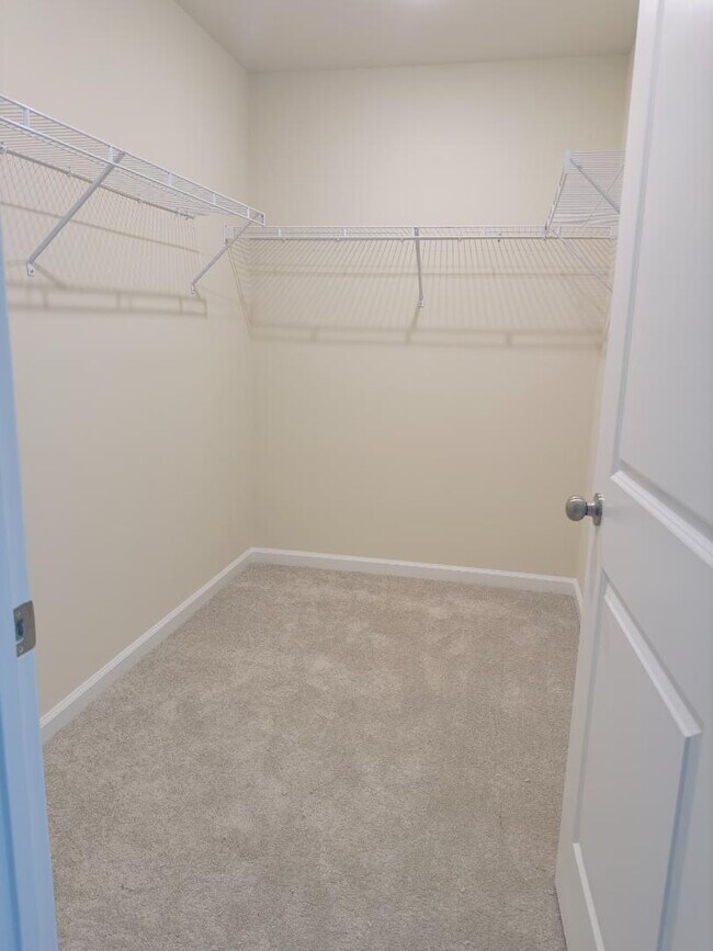 Building Photo - 732 Ambrose Hl Ln