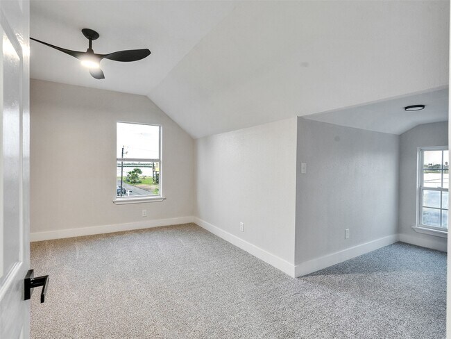 Building Photo - 7016 Delesandri Dr