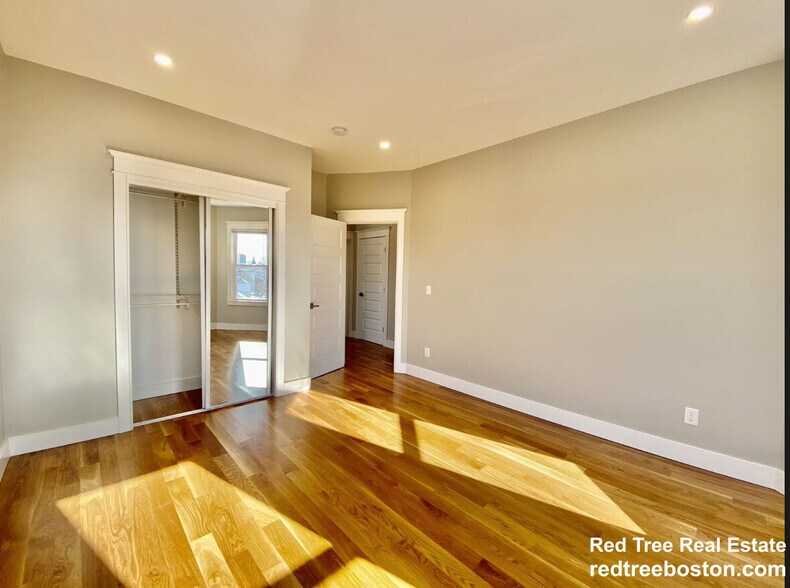 Building Photo - 167 Hampshire St