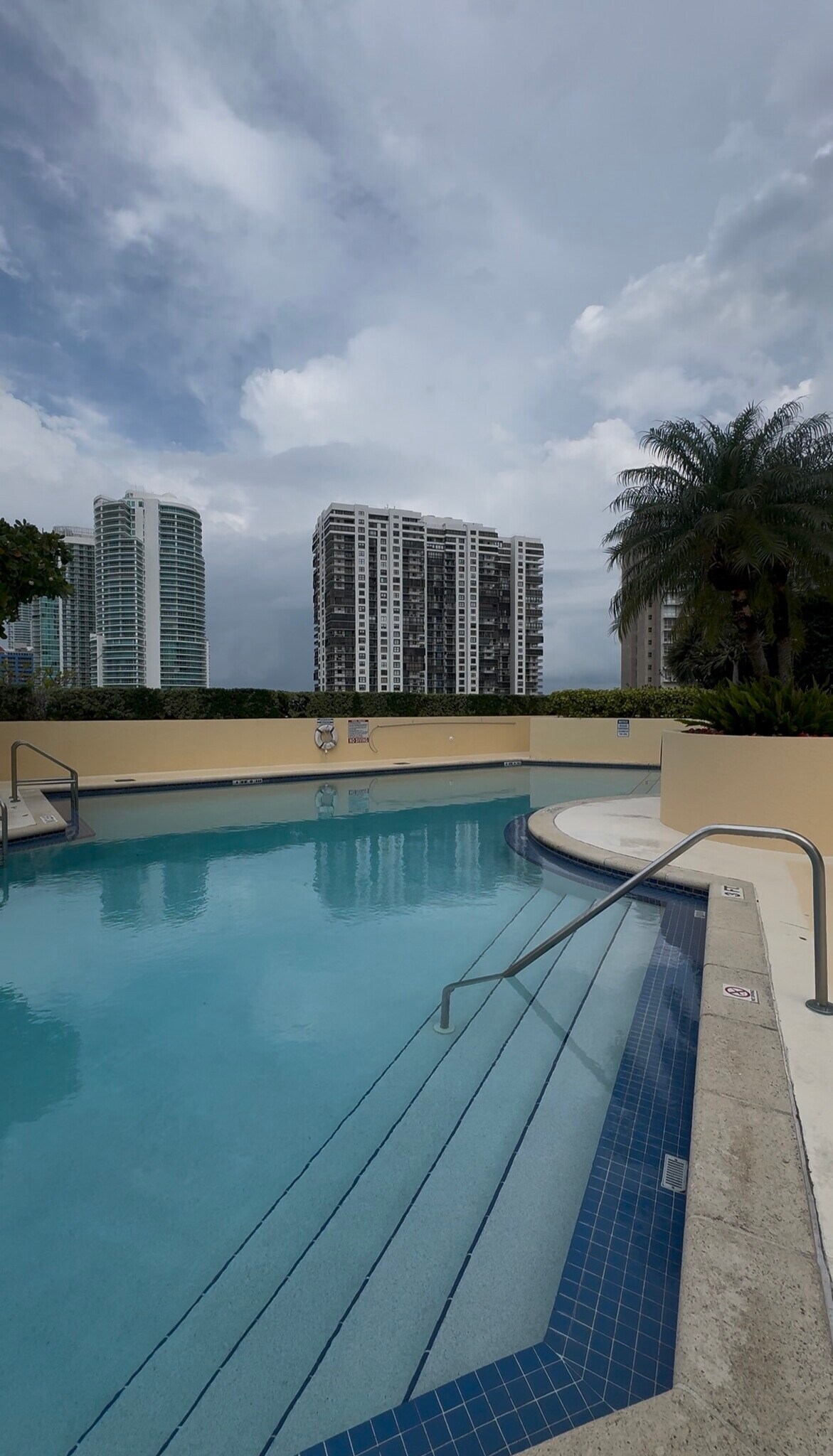 Building Photo - 690 SW 1st Ct