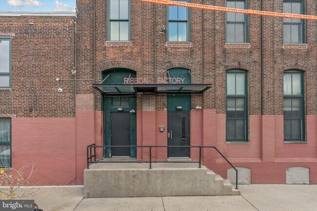 Building Photo - 2551 Trenton Ave