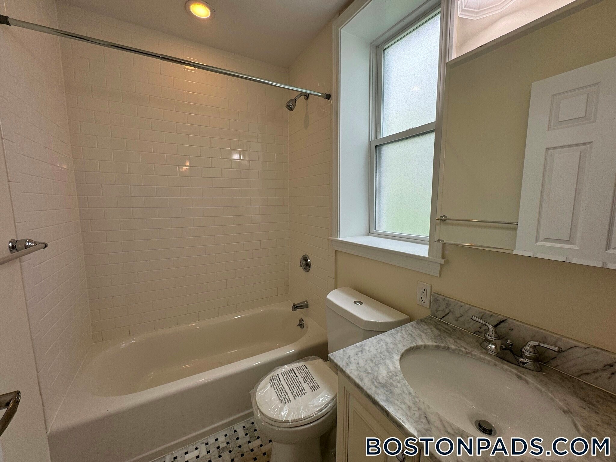 Building Photo - 3 Chauncy St