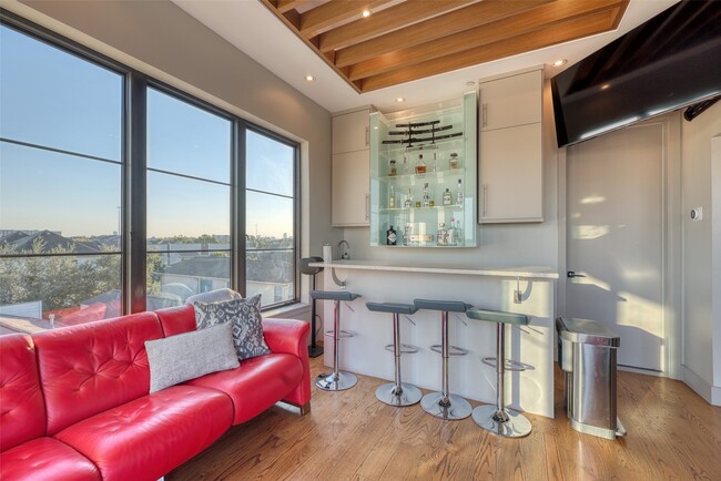 Building Photo - 5521 Kiam St