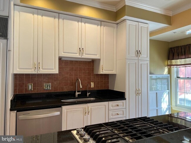 Building Photo - 201 Blaze Climber Way