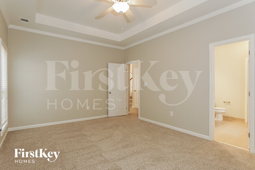 Building Photo - 198 Cove Ln