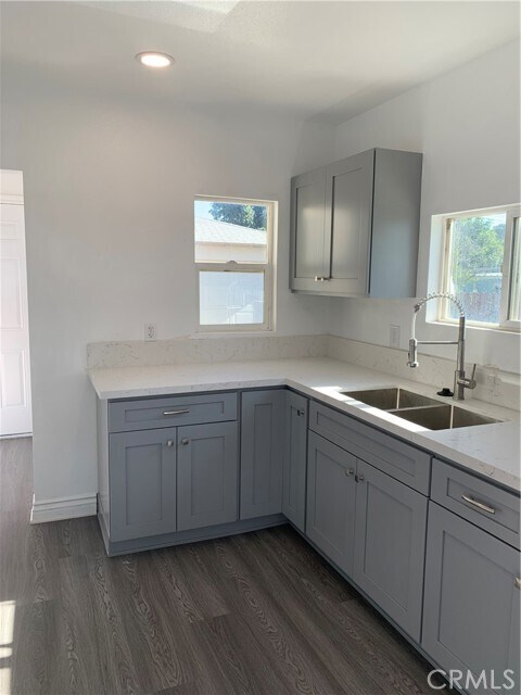 Building Photo - 8249 Oleander Ave