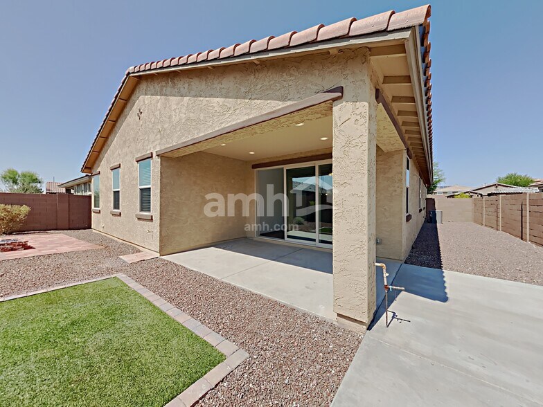 Building Photo - 18423 W Getty Dr