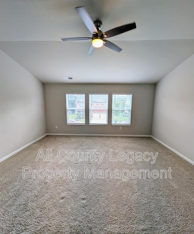 Building Photo - 1313 Brookstone Lake Dr