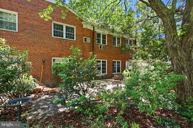 Building Photo - 3712 Valley Dr