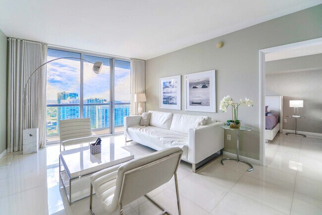 Building Photo - 485 Brickell Ave