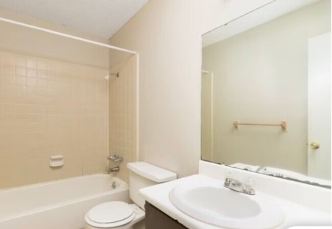 Building Photo - 632 E 33rd St