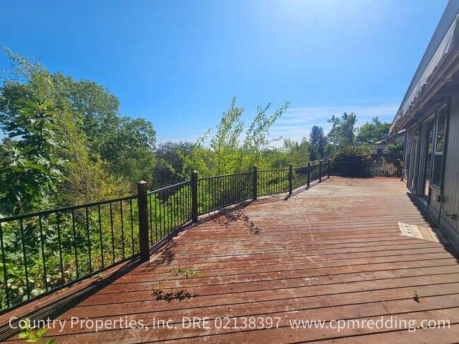 Building Photo - 1225 River Ridge Dr