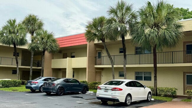 Primary Photo - 2800 Fiore Way