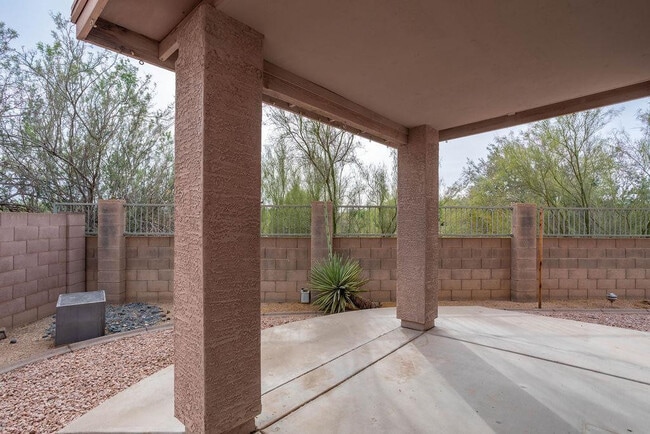 Building Photo - 7650 E Williams Dr